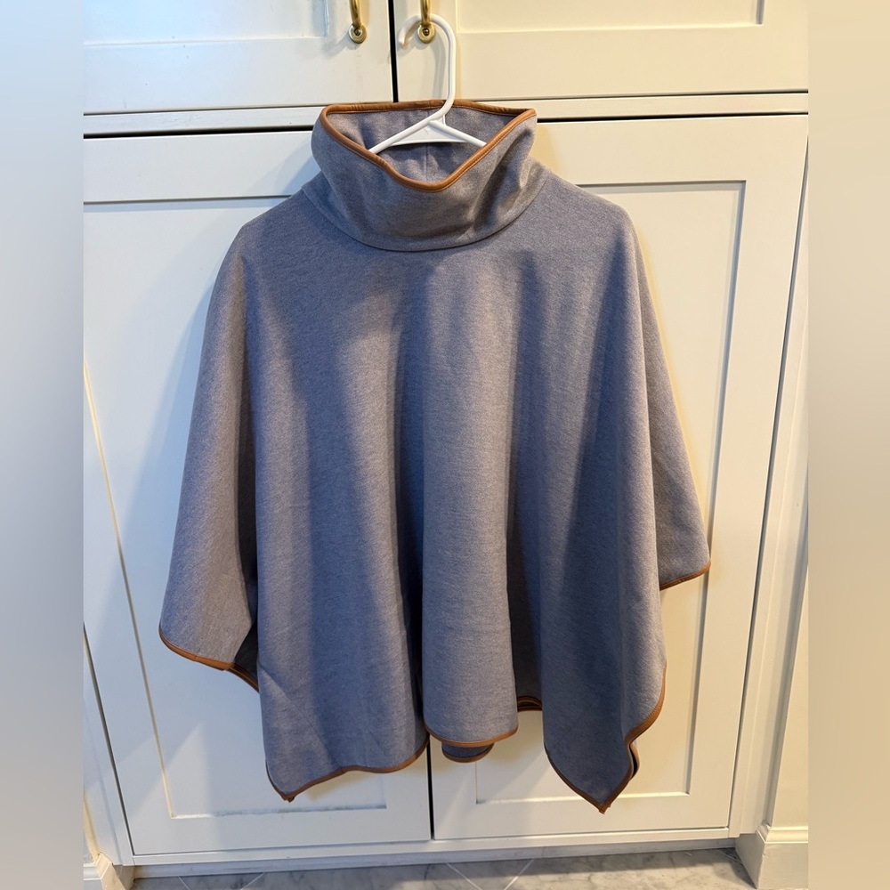 Tuckernuck gray/blue Poncho with Tan leather Accents